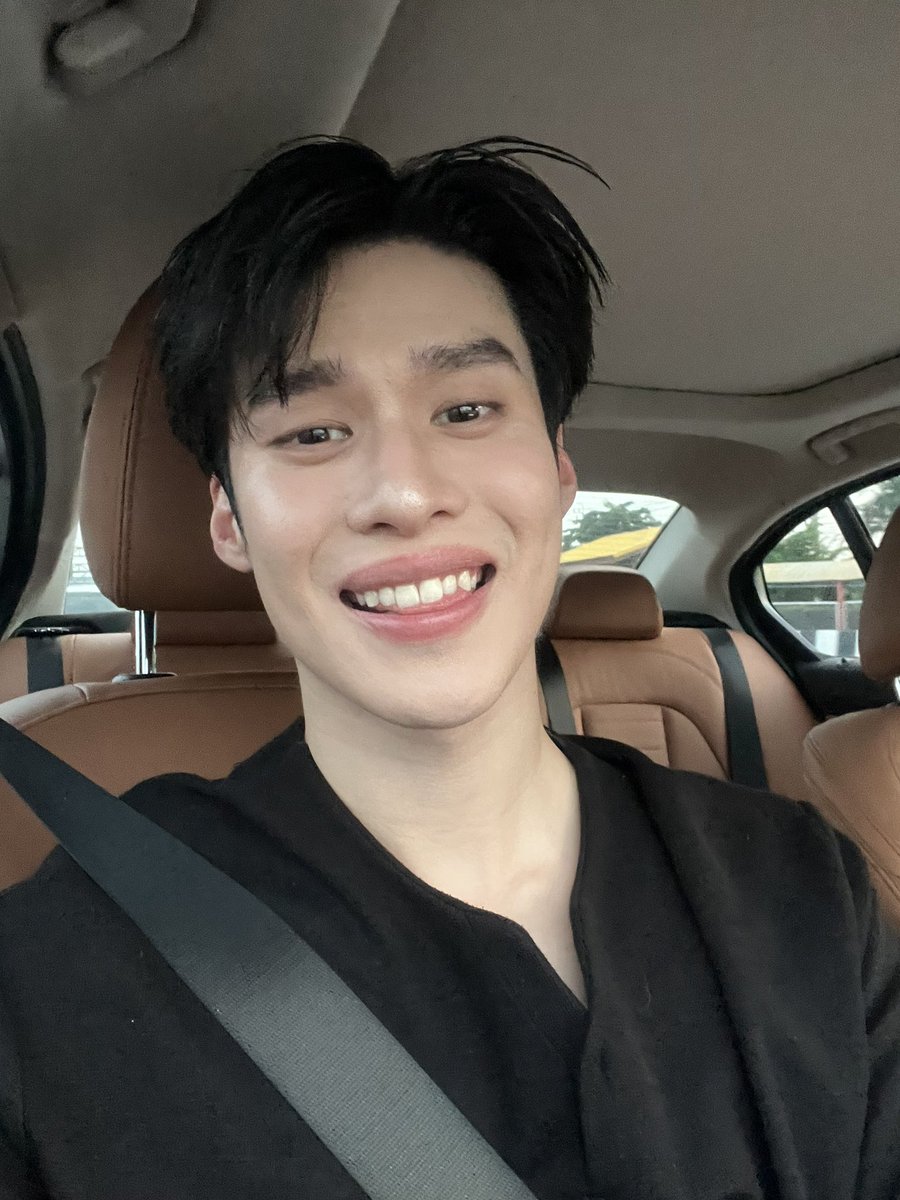 peakpeemapol's tweet photo. Pov หลังจากได้เจอแฟนคลับทุกคน 💙 ขอบคุณทุกคนที่มาหาพวกเราเพิร์ลพีคนะค้าบ คิดถึงนะ ไว้เจอกันใหม่เร็วๆนี้ ☺️ https://t.co/g2lnjWmqqb