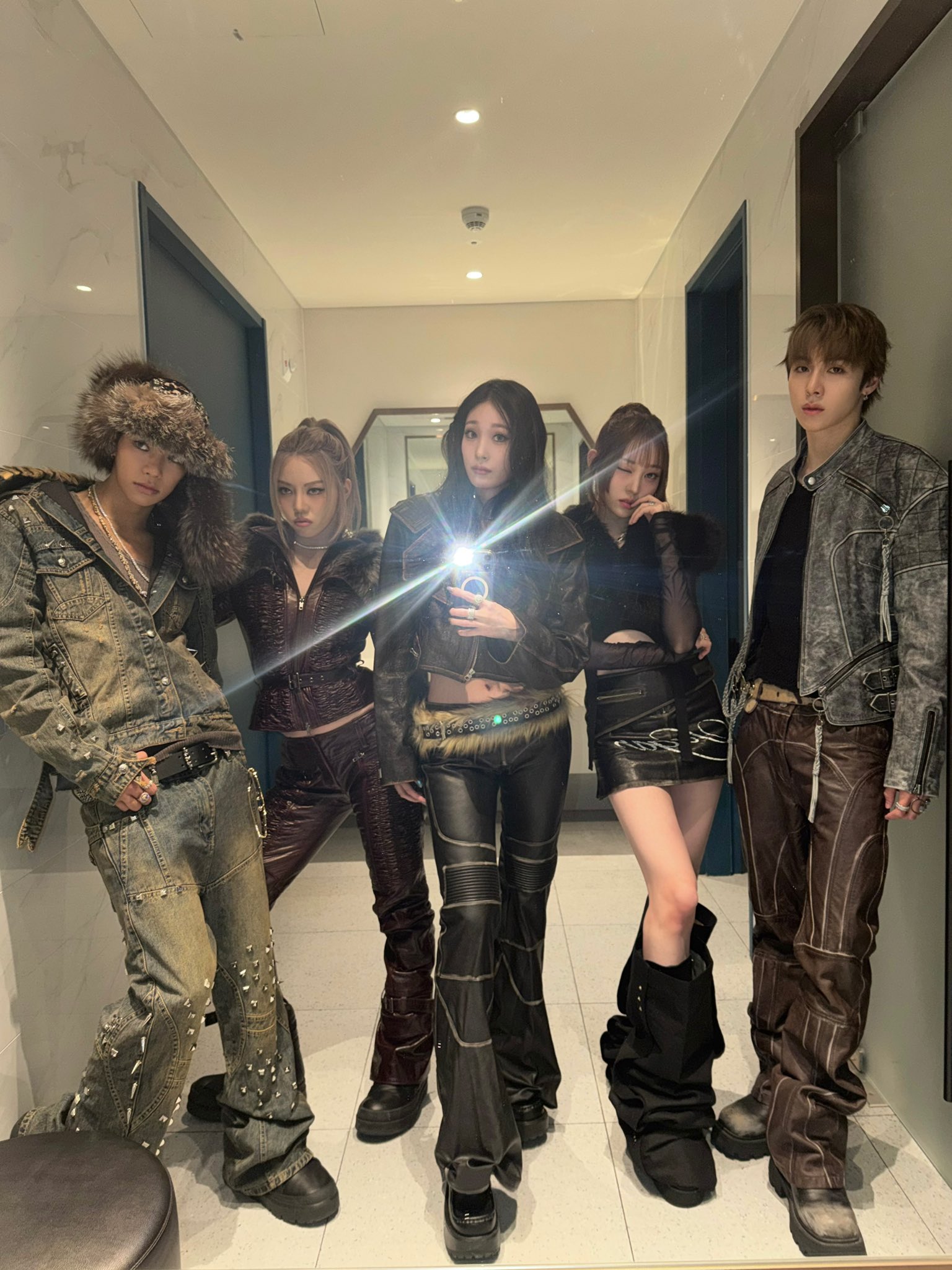 G5Orf7MbIAM37nY?format=jpg&name=large