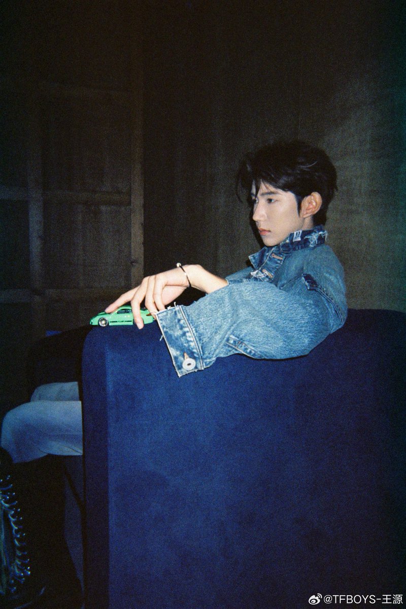 TFBOYS_THFANS's tweet photo. #หวังหยวน 08.11.2025 Weibo Update
🎂 #HBD25thWangYuan 

25 ขอบคุณนะ 😎
#TFBOYS #王源 #WangYuan #RoyWang https://t.co/DJgmc83Tbb