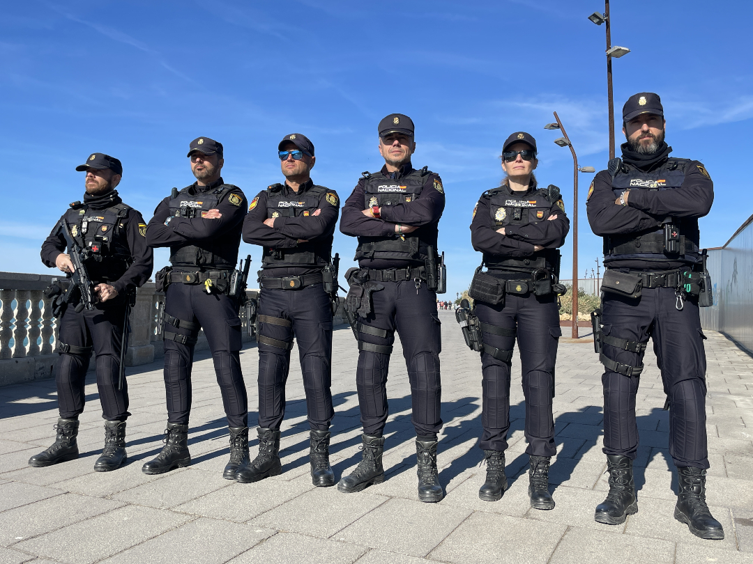 interiorgob's tweet image. 👮‍♀️La #UPR cumple esta semana 12 años como unidad especializada en:

🫸 Prevención de la delincuencia
🚨 Restablecimiento de la seguridad ciudadana
🤝 Apoyo a otras unidades
🚔 Reacción e intervención inmediata ante incidentes

👏 ¡12 años de compromiso en la @policia!