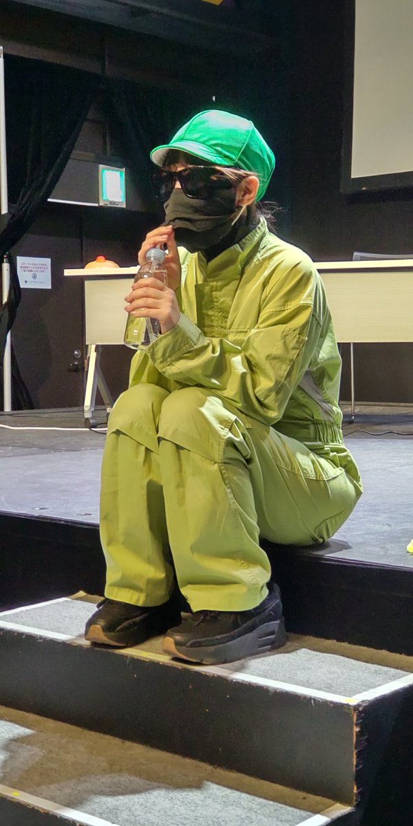 keee_go_2's tweet image. 羽田空港第３という珍しい場所でのリアイベ。
インターネット老人会の諸々の話が面白かった。
なぐるちゃんの昔の活動（？）も知れて良かったなぁ。
くるるてんてーは、リアイベでは顔出しなんだね。ちょっと驚きでした。

#話はイベントで羽田
#桃井はるこ 
#正義なぐる 
#くるるてんてー