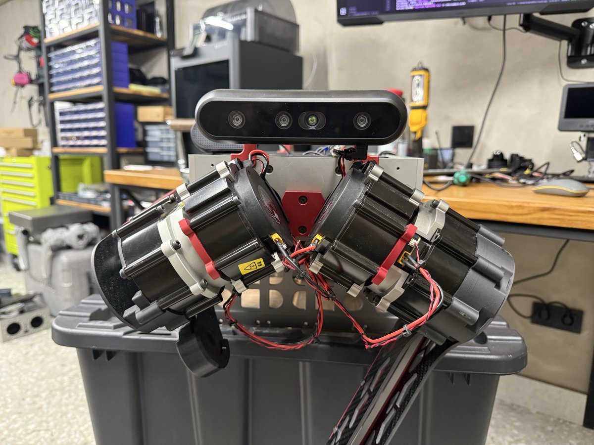 suren_at's tweet image. weekend update: Ayg got a face 👀