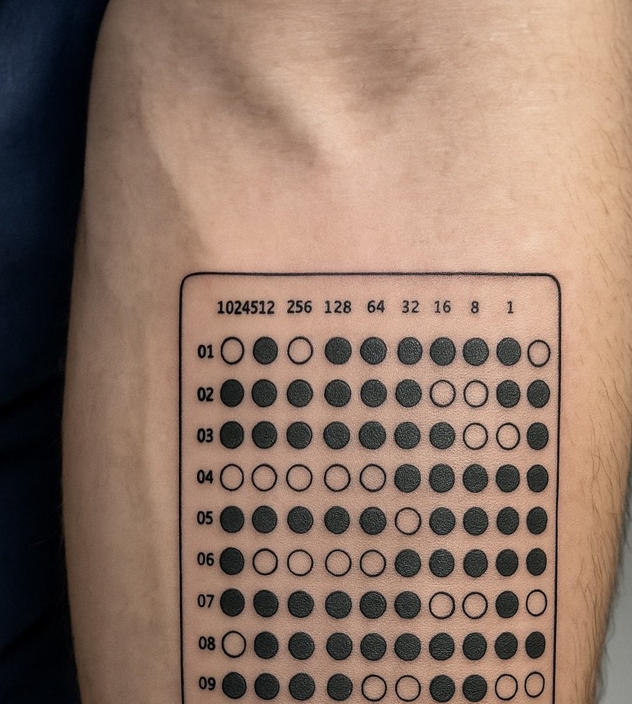 cryptodevise's tweet image. À l’aéroport :
- Transportez-vous plus de 10 000 euros en liquide?
- Non
- Parfait, bon voyage vers Vanuatu ! 🇻🇺