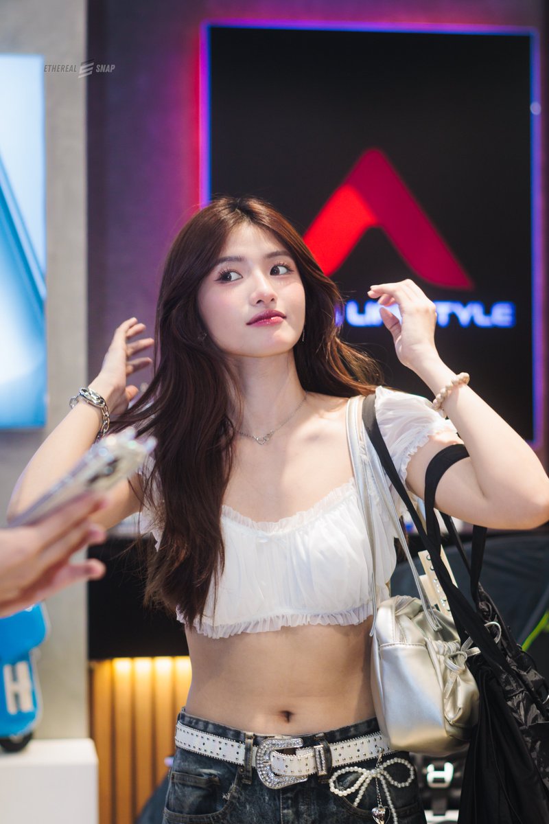 EtherealSnap's tweet image. 251107 KAIA Charice
⌜ Alpha Lifestyle Reopening ⌟

@ChariceHermoso

KAIA AT ALPHA LIFESTYLE
#KAIA #KAIA_CHARICE #AirWheelPH