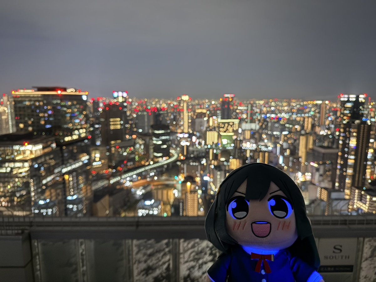 Corin8187's tweet photo. 🎙️「大阪.梅田スカイビル空中庭園です！」

えいがさき第2章のキービジュアルにもなった場所。映画本編での璃奈×ミアのライブステージ！
そして集まったハートロック連番！コレﾒﾁｬお洒落🩶🤍❤️💚💙
#虹ヶ咲 #えいがさき #えいがさき大阪ロケ地にいってきた(@LN_TKRK @guchi_red) https://t.co/Sezvv3hrDw