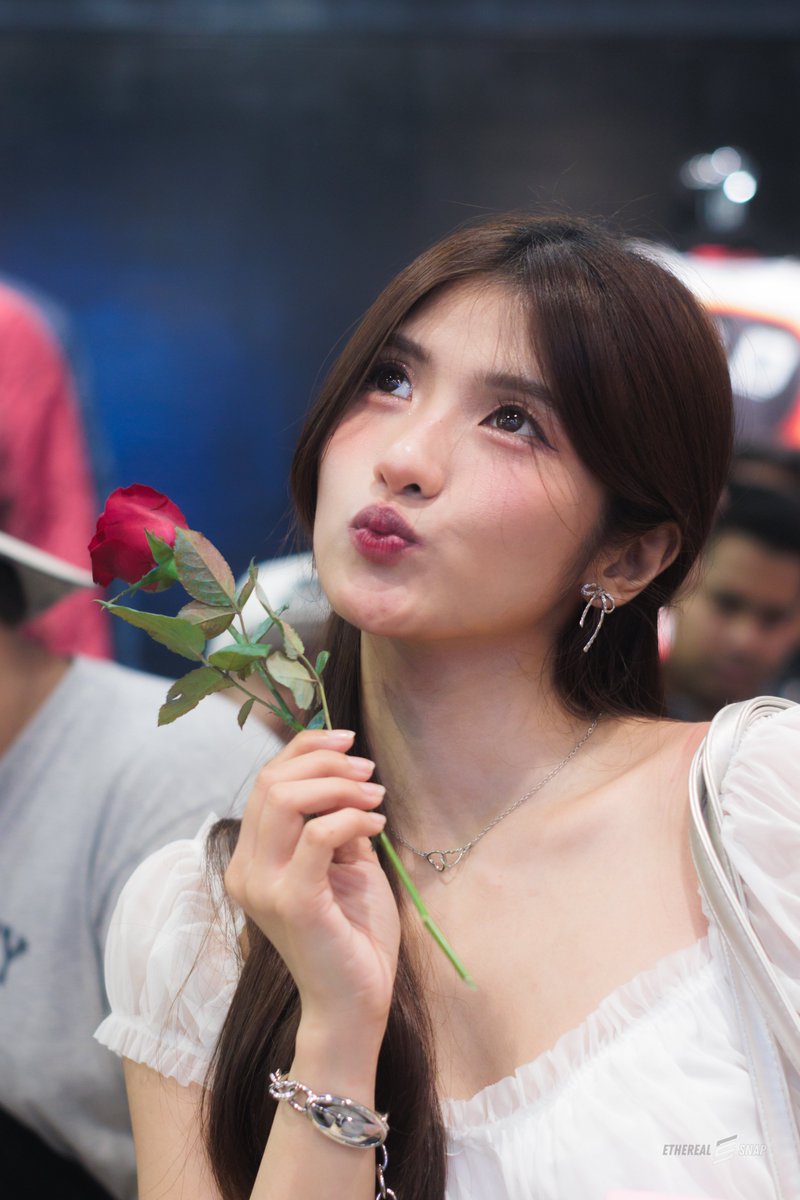 EtherealSnap's tweet image. 251107 KAIA Charice
⌜ Alpha Lifestyle Reopening ⌟

@ChariceHermoso
The best view 🌹🍒

KAIA AT ALPHA LIFESTYLE
#KAIA #KAIA_CHARICE #AirWheelPH