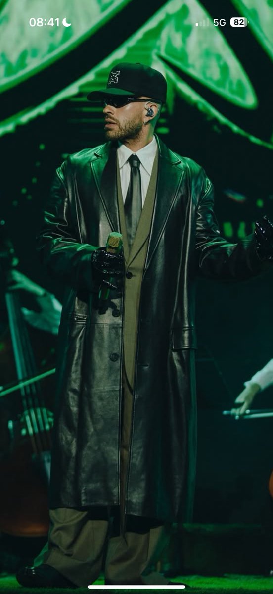 ferarevaloa's tweet photo. ES QUE 😮‍💨😮‍💨 ayer fue un día muy top para ser fan de Feid 💚 https://t.co/Q3UCmPJhCe