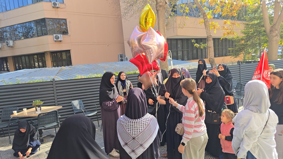 Gökyüzü yıldızlarla dolacak ve bu hareket dünyaya yayılacak!

Konya Furkan Hareketi olarak, "Mümince Yaşamak" konulu program vesilesiyle Konya'mıza teşrif eden kıymetli <a href="/semrakuytul/">Semra Kuytul</a> Hocahanımı en kalbi muhabbetimizle selamlıyoruz. Şehrimize hoş geldiniz, şeref verdiniz.