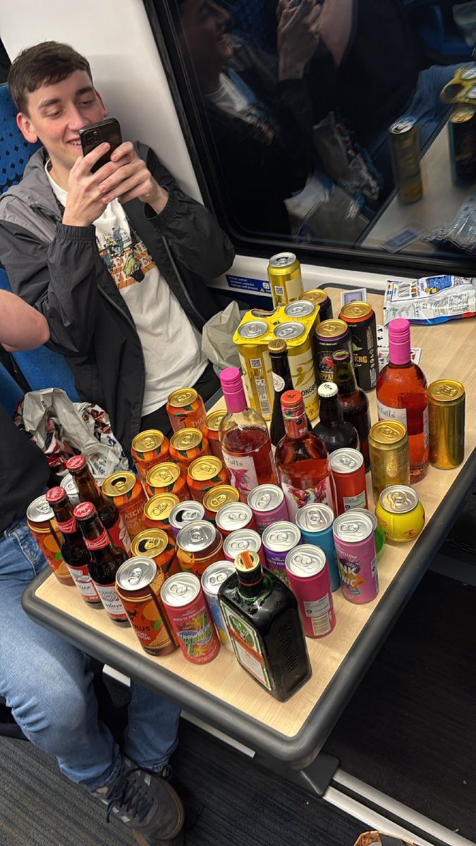 Awaydays23's tweet image. Rochdale en route to Boston today #RAFC