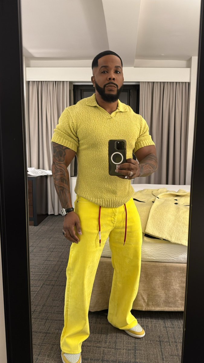 DJustdeno's tweet image. NYC Night One…. Just getting in😩 why they took me to some after hrs in Harlem called Red Door. I was not expecting it to be a House😂.