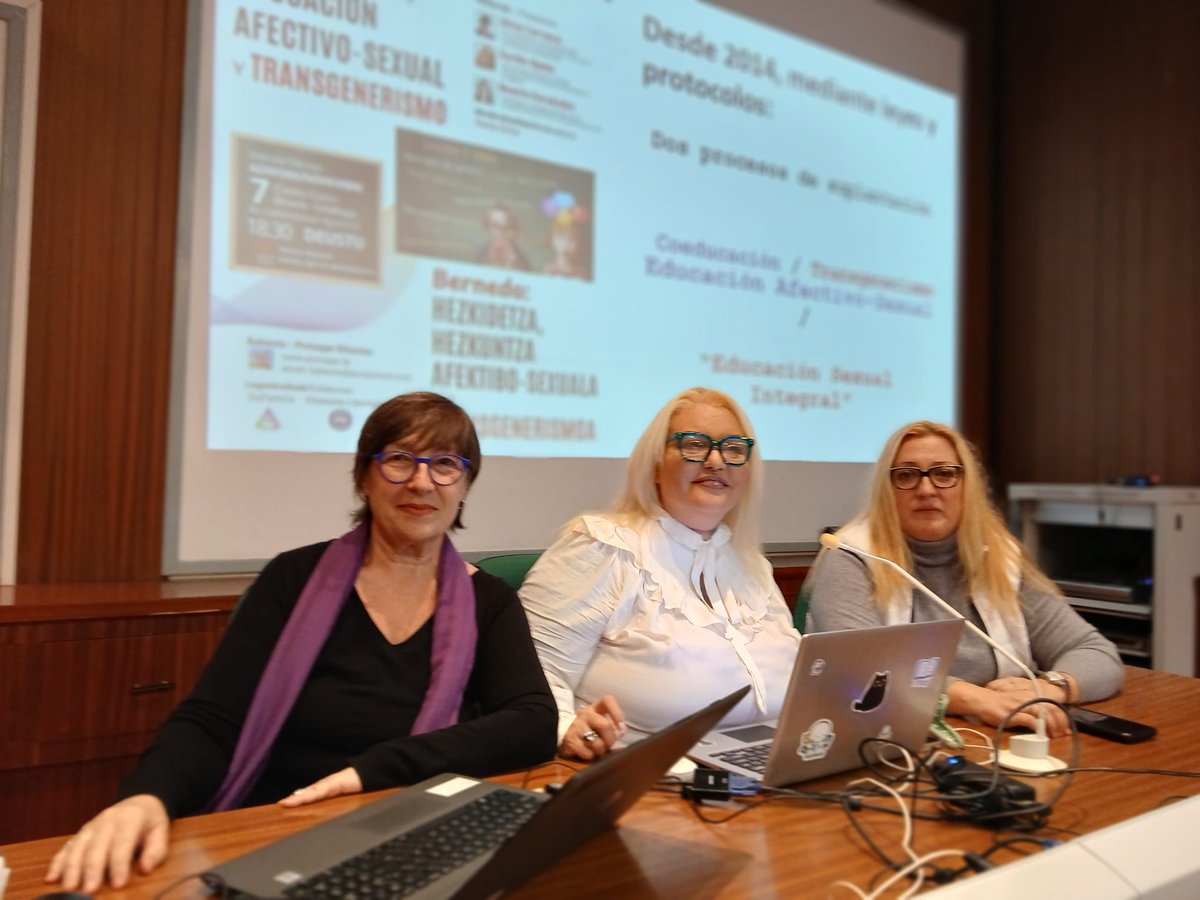 Pese a los intentos de censura y la cobardía del Ayuntamiento de Bilbao <a href="/bilbao_udala/">Bilbao [Udala - Ayuntamiento]</a>, que ha cedido al chantaje transactivista, la charla feminista que denunciaba los abusos a menores en #Bernedo y de la ideología tran$generista se ha realizado.
#NoNosCallaran #StopCensura