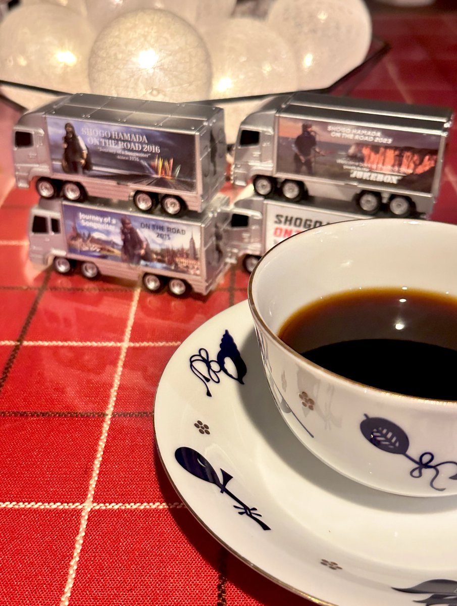 Ajfo98Sh's tweet image. 車中泊のはじまり✨はじまり✨

さんふらわあ🛳️を見送りながら👋

さんふらわあ〜🛳️こんばんは〜🌙
どう見てもイカ釣り漁船にしか
見えなかった🤣です！私には🤣

また乗って明石海峡くぐるぞ🛳️

#浜田省吾 
#さんふらわあ 
#コーヒー飲んだから 
#出発進行