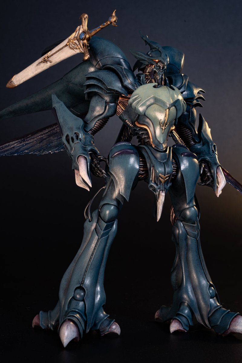 t_hobby190001m's tweet image. PLAMAX ヴェルビン、ついに完成しました!!

天才原型師・毒島先生（@t_busujimax）の超絶造形を、
こうしてプラモデルで味わえるなんて本当に幸せです☺️

出渕裕先生が描いたAURA FHANTASMのヴェルビンに憧れ、あの幻想的な青緑の輝きを再現するために、何層も塗り重ねました。…