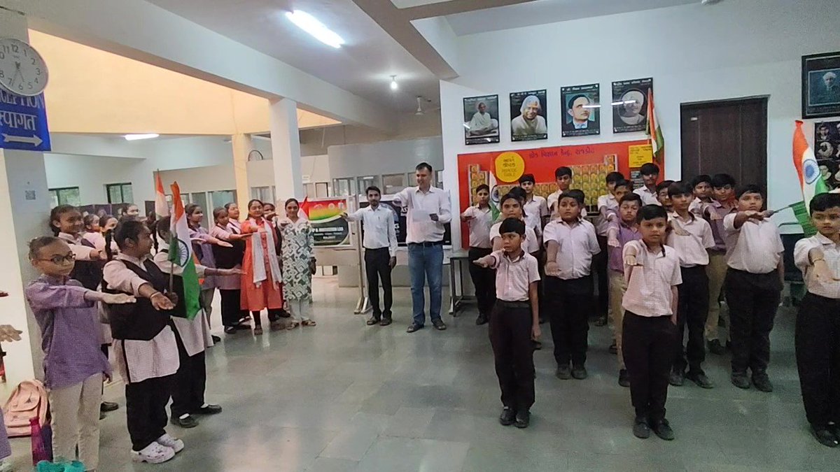 IPLab_Rajkot's tweet image. Young voices echoed #VandeMataram at the @OVSRCSC &amp;amp; @IPLab_Rajkot ! 🇮🇳

Students of Jay Vijay School, #Rajkot celebrated #VandeMataram150 of the iconic song &amp;amp; took the #Swadeshi Oath — blending #Patriotism with the spirit of #Innovation and #ViksitBharat &amp;amp; #AtmanirbharBharat! 🇮🇳