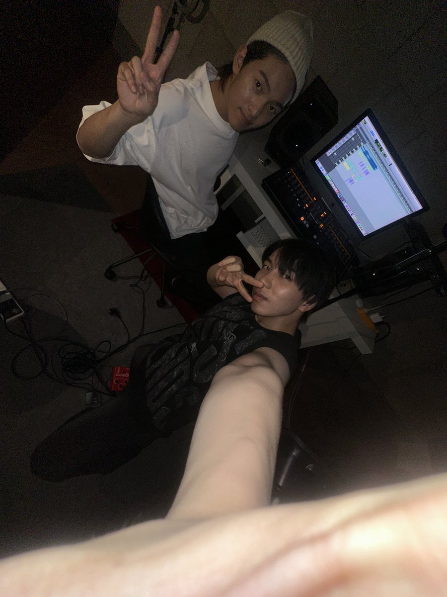 peeraboon159's tweet photo. Stay Tuned 🤘🏻🤘🏻มีอะไรให้ติดตามแน่นอนค้าบบ @SMART_atipach #peera_boon #smart_atipach #newprojectsoon https://t.co/PbvTwRndXO