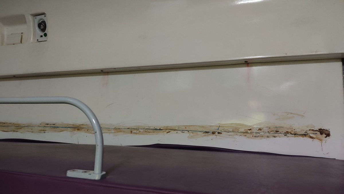 Kshitijraj004's tweet photo. > @RailMinIndia @RailwaySeva @IRCTCofficial
Train No. 03309, Coach M17, Seat 72 (Side Upper) — the area beside the seat is very dirty and unhygienic (photo attached).
Please arrange cleaning as soon as possible ,
#CleanMyCoach #IndianRailways https://t.co/6UJSzoXqXo
