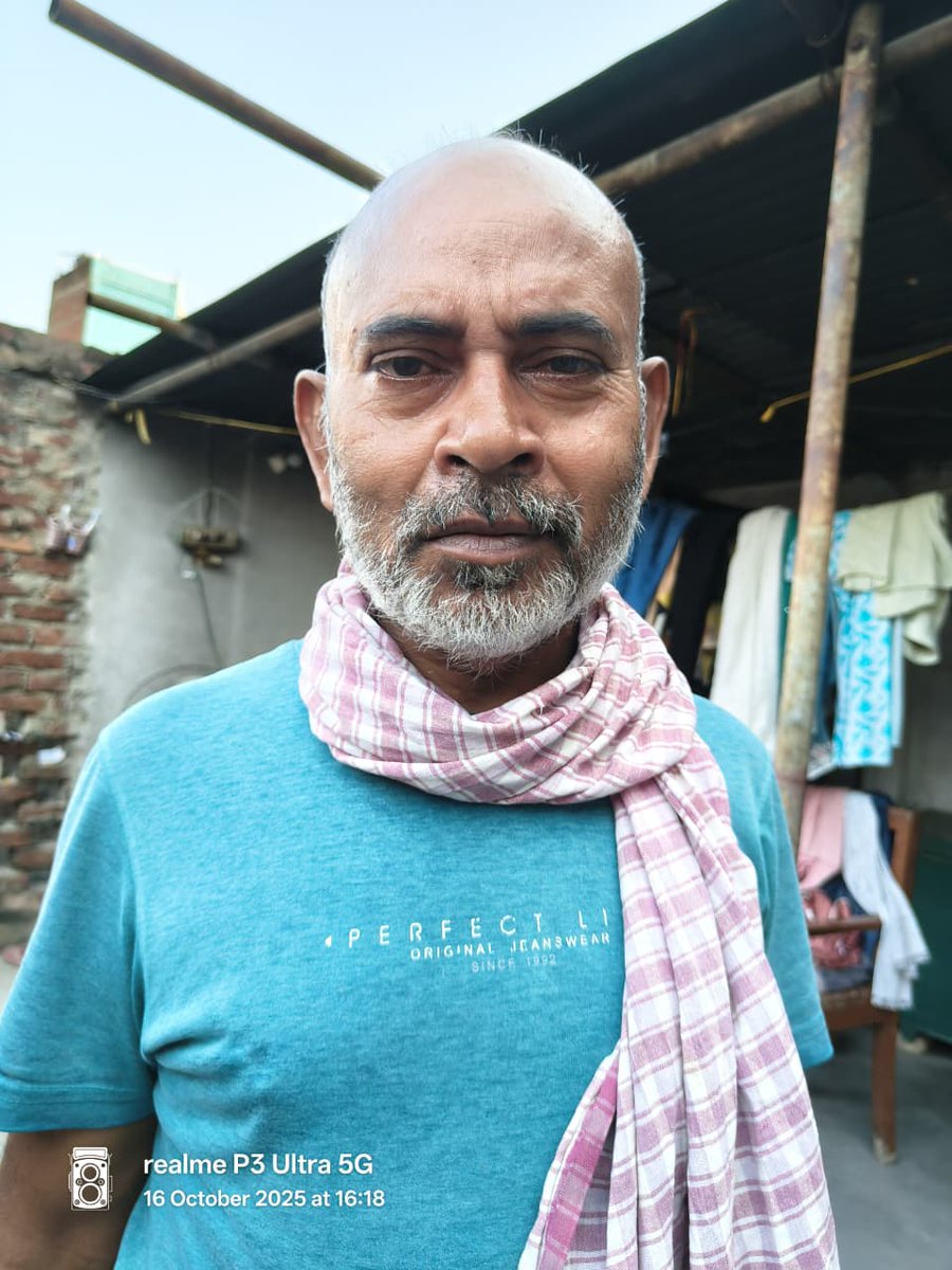 मैं आप सबसे हाथ जोड़कर 🙏🙏विनती करता हूँ कि अगर आप किसी भी तरह मदद कर सकते है तो कृप्या करें।
ये मेरे पिता हैं, जो 3 नवंबर  से लापता हैं।
उन्हें बोलने में परेशानी होती है और मानसिक रूप से भी कुछ दिक्कत है।
कृपया किसी को भी इनके बारे में कोई जानकारी मिले तो बताएं। 🙏