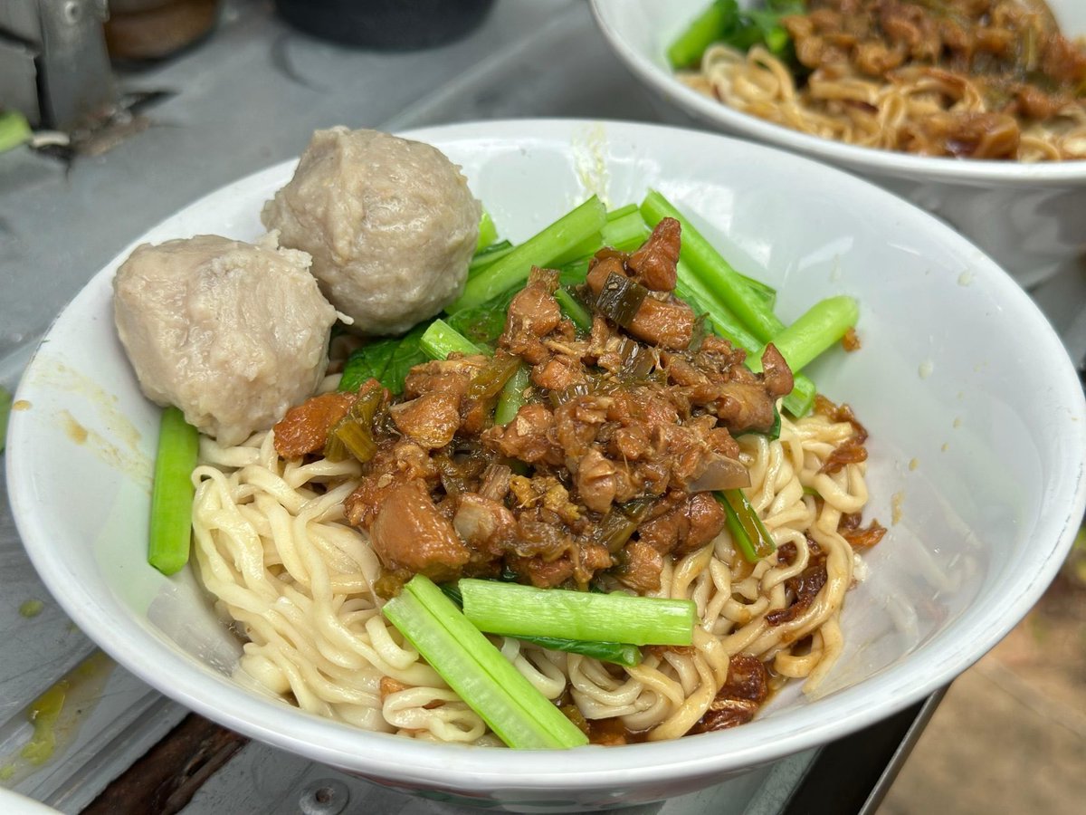 FilmIndoSource's tweet image. Consumption of mie ayam continues to rise following the release of Reza Rahadian’s ‘PANGKU’ in theaters.