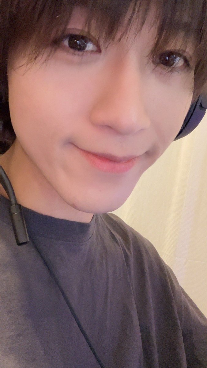 こんばんは☃️
今日も22時から #ぽっぷん ！
ミュージカルについて熱く熱く語っております💃
みなさんへの想いも…🥹🥹❤️‍🔥
コーナーは独自未来予想図🔮
たっぷりお応えしましたよー！！
ぜひお聞きください✨
#stvradio #島太星