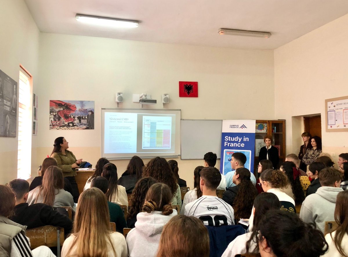 Hier, <a href="/France_Albanie/">France en Albanie</a> , @CampusFranceAlbanie et l'Alliance Française Elbasan ont rencontré les élèves du lycée Luigj Gurakuqi.

📚 Échanges sur la Francophonie, les études en France et la culture !

✨ Un beau moment d’ouverture et d’amitié 🇫🇷🤝🇦🇱 
#Francophonie #CampusFrance