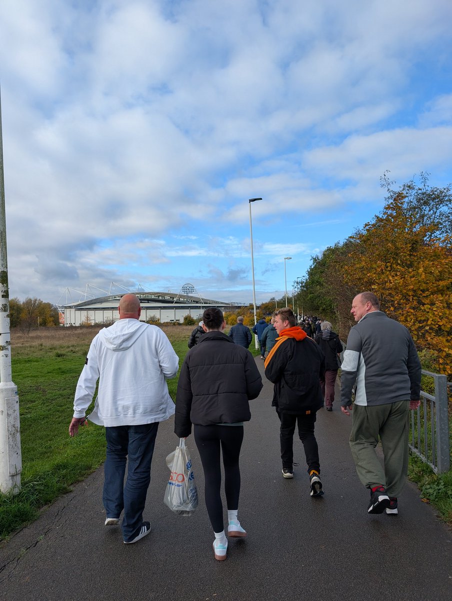 lukebed79's tweet image. Been away holiday made us miss the last 2 home games so feels like a lifetime waiting for the next. Celebrated with a pre match meal at Cozee cafe on boothery estate 😋 and a nice pint of Staropramen.
#UTT #hcafc