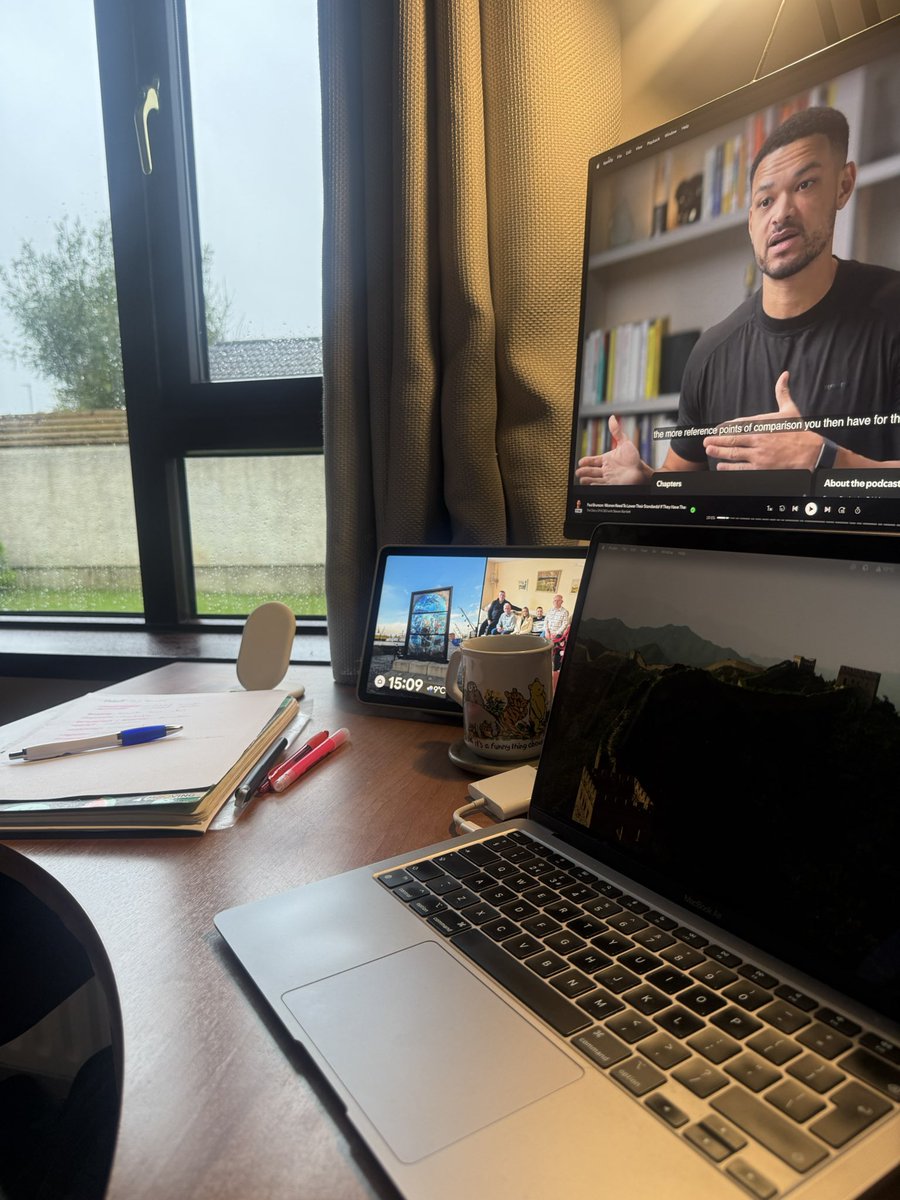 Geilysmc's tweet image. Quiero algo simple: alquilar un piso, pagar mi renta, trabajar y ser feliz.

🇪🇸 España: “Perfecto, solo necesito tus 3 últimas nóminas españolas, contrato indefinido, aval bancario, un riñón y el alma de tu primer hijo.”

Ni siquiera tengo un hijo… ¡y trabajo desde casa! 😫😂