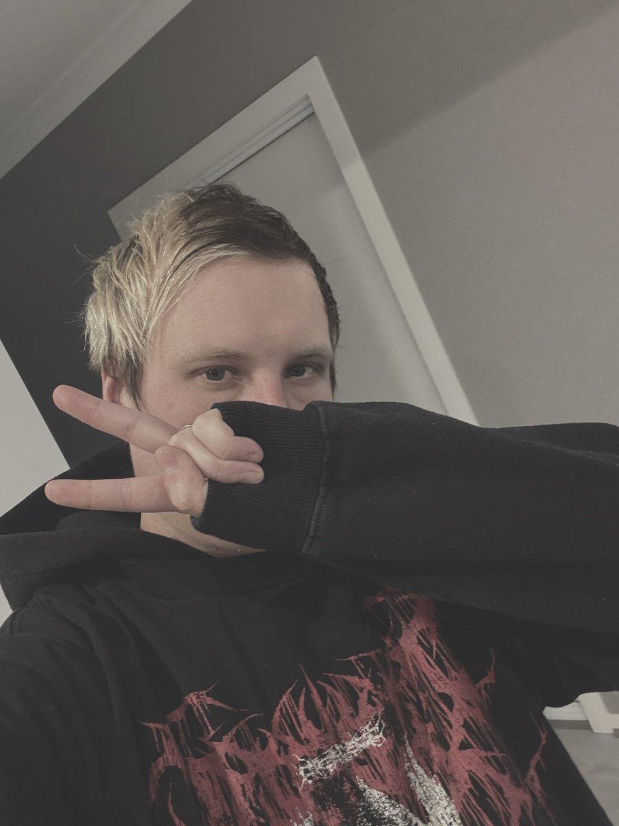 🗡️ 𝖉𝖔𝖜𝖓𝖊 tweet media