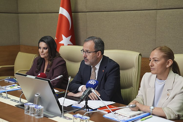 #MaliyeEngelliye5BinKadro
Komisyonun varlık sebebi biziz Engellilerin sesi olun sesimizi duyurun!
 kontenjanı %3'den%6 çıkarılsın engeliler mağdur olmasın🇹🇷🇹🇷
<a href="/RTErdogan/">Recep Tayyip Erdoğan</a> <a href="/dbdevletbahceli/">Devlet Bahçeli</a> @ErbakanFatih <a href="/AliKARAOBA/">Dr. Ali KARAOBA</a>
<a href="/aemengellimemur/">AEM EKPSS Engelli Memurlar Komisyonu</a> 
 <a href="/MahinurOzdemir/">Mahinur Özdemir Göktaş</a>
<a href="/aylinyaman_/">Dr. Aylin Yaman</a> <a href="/kasapoglu/">Dr. Mehmet Kasapoğlu</a>