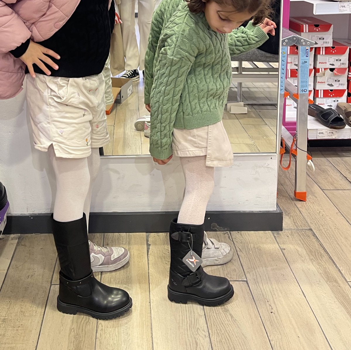 annem bot alalım demiş ben çizme seçince yine favori karakter olmayı başardım 🦦