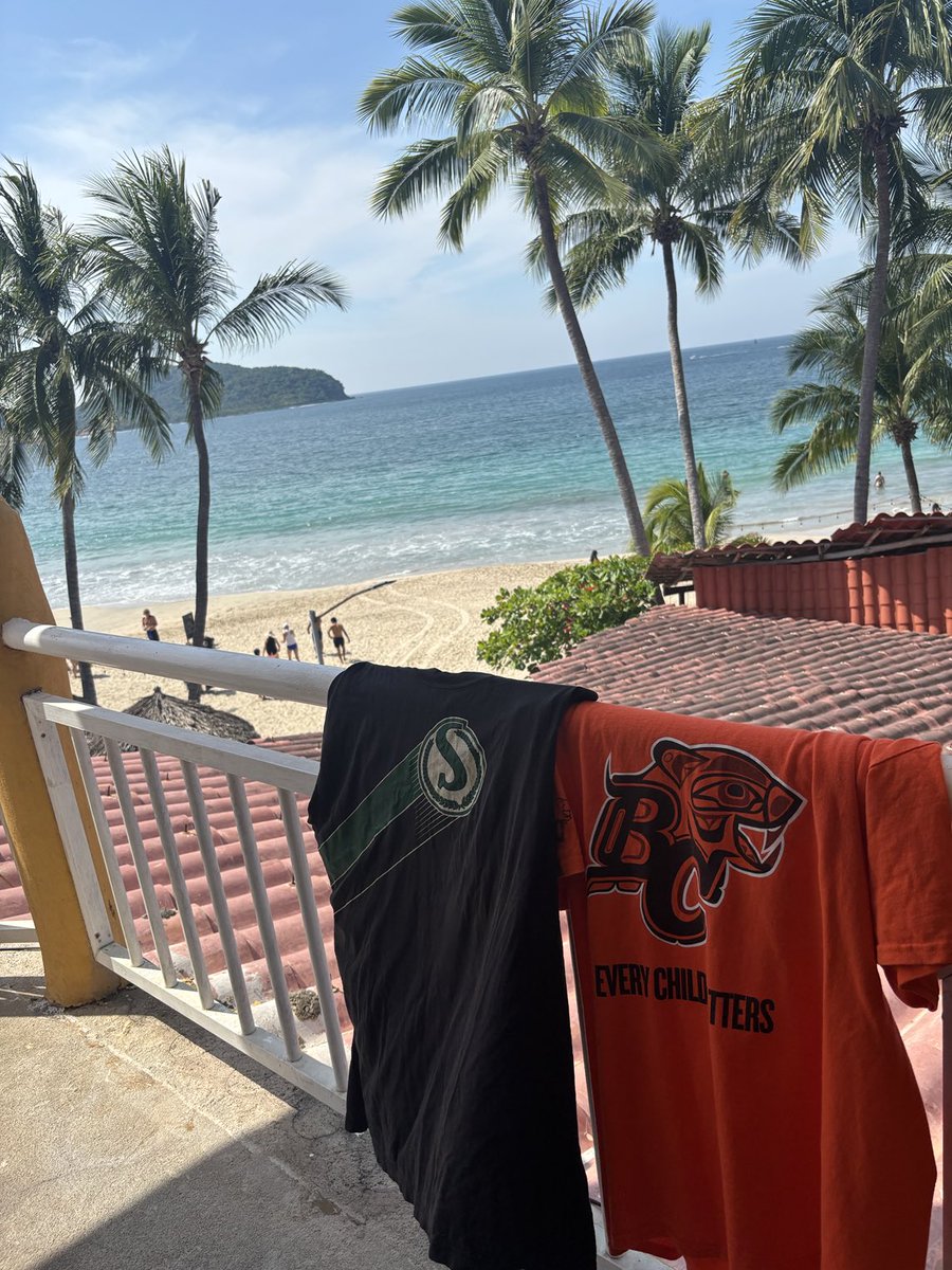 gordmcintyre's tweet photo. Game Day! #cfl #WestFinal #Zihua https://t.co/ilNjwUnwxD