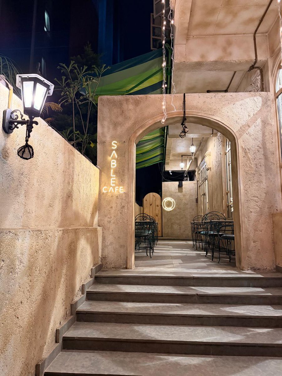 rahul13051's tweet photo. With its rustic charm, textured walls and the feel of an Italian countryside mansion, Sable is the newest European themed café in Bangalore.

📍next to Sapna Book House, 80 ft road, Indiranagar

#Indiranagar #Bangalore https://t.co/haT6rwSdg7