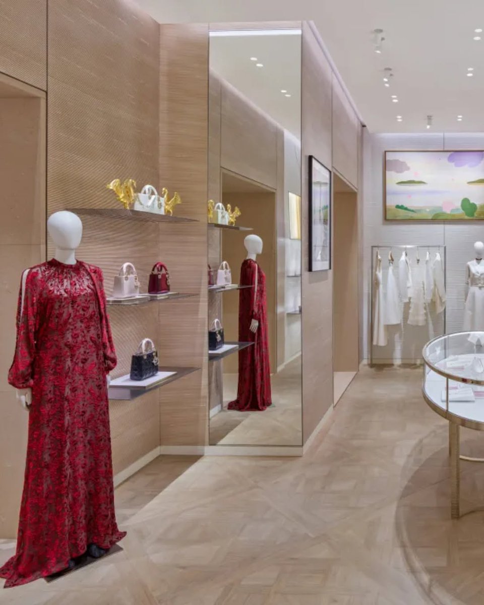 cppluxury's tweet image. DIOR opens new store in Stockholm, its first outpost in Sweden

#DIOR #Stockholm #Sweden #luxuryluggage #luxury #luxurybags #luxuryaccessories #luxuryretail #luxuryboutique #LVMH @LVMH @Dior