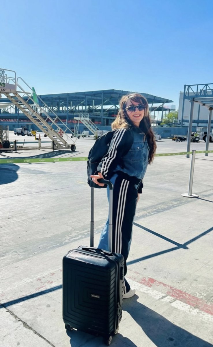 EL AURA QUE SE CARGA ELAINE HARO? ESTÁS HACIENDO HISTORIA BB!!

En 1 palabra, ¿cómo describirías a Elaine hoy? Para mi ICÓNICA

ELAINE X MENTIRAS MTY