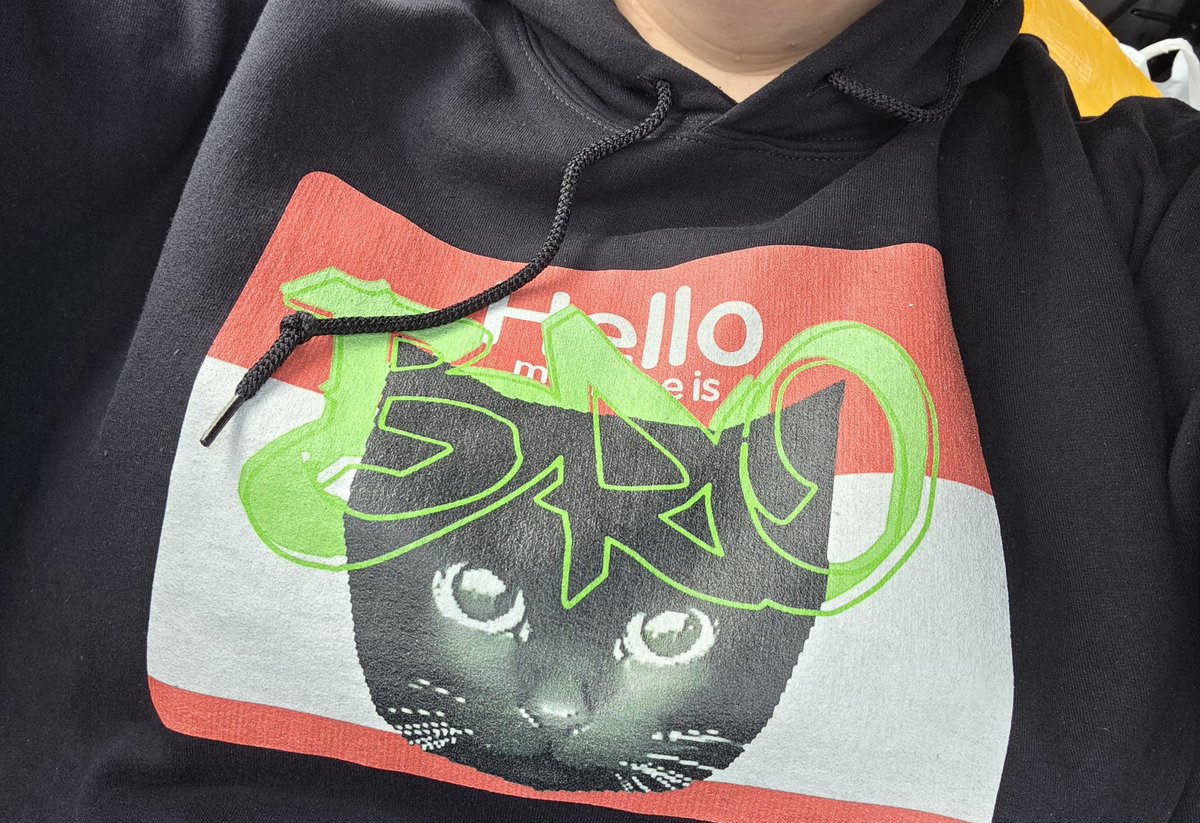 CakeHanded's tweet image. Bro Gang? Bro Gang ♡ Yes, this hoodie is my fave I won't shut up about it @smashdirt