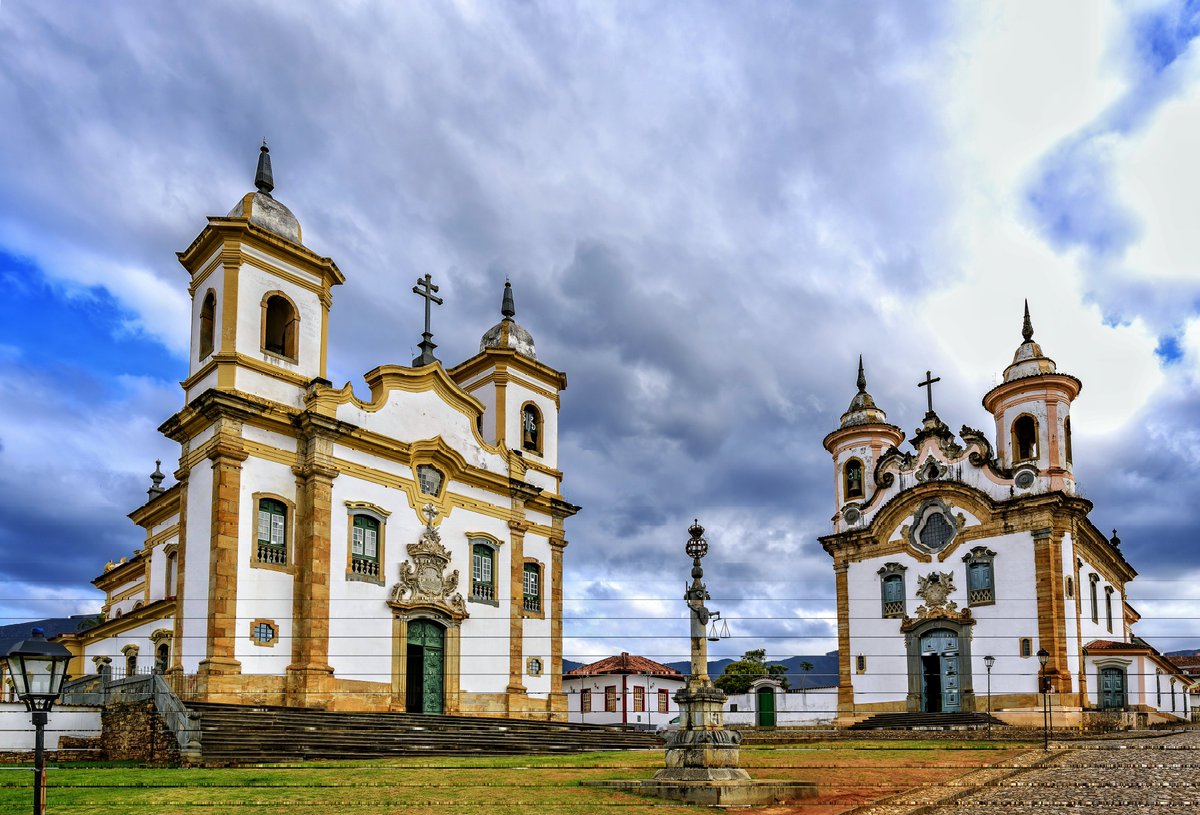 Praça central de Mariana, MG