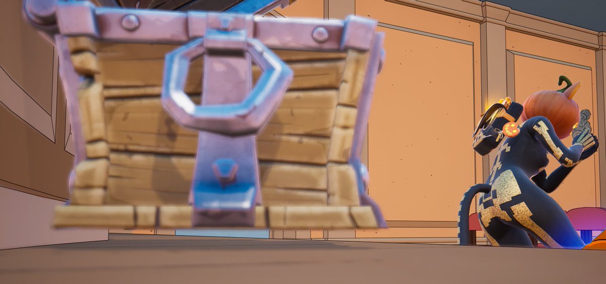 TheWeirdClover's tweet image. This chest is floating above the ground

#fortnite #spice #bug #pumpkincat
