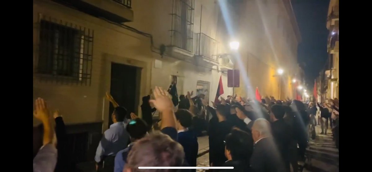 Esto es Sevilla ayer
Ya llegan tarde para parar esto