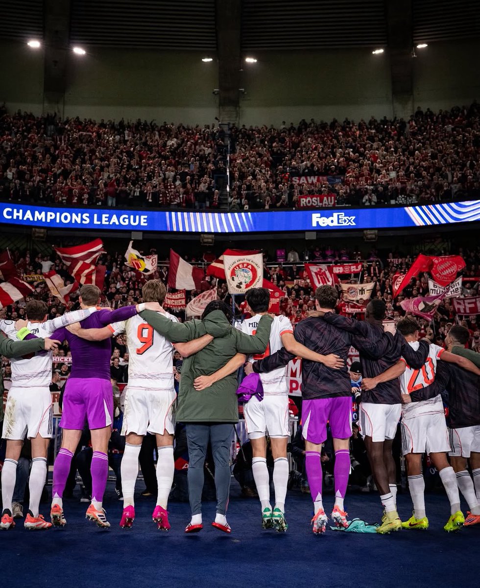 Alle die der Mannschaft heute nen Vorwurf machen ist wirklich nicht zu helfen.

Nachdem wir 45 Minuten gegen den CL Sieger zu 10 gekämpft haben für den Sieg, heute back to back auswärts noch irgendwie ein Punkt mitzunehmen und ungeschlagen zu bleiben ist mehr als in Ordnung.🔴⚪️