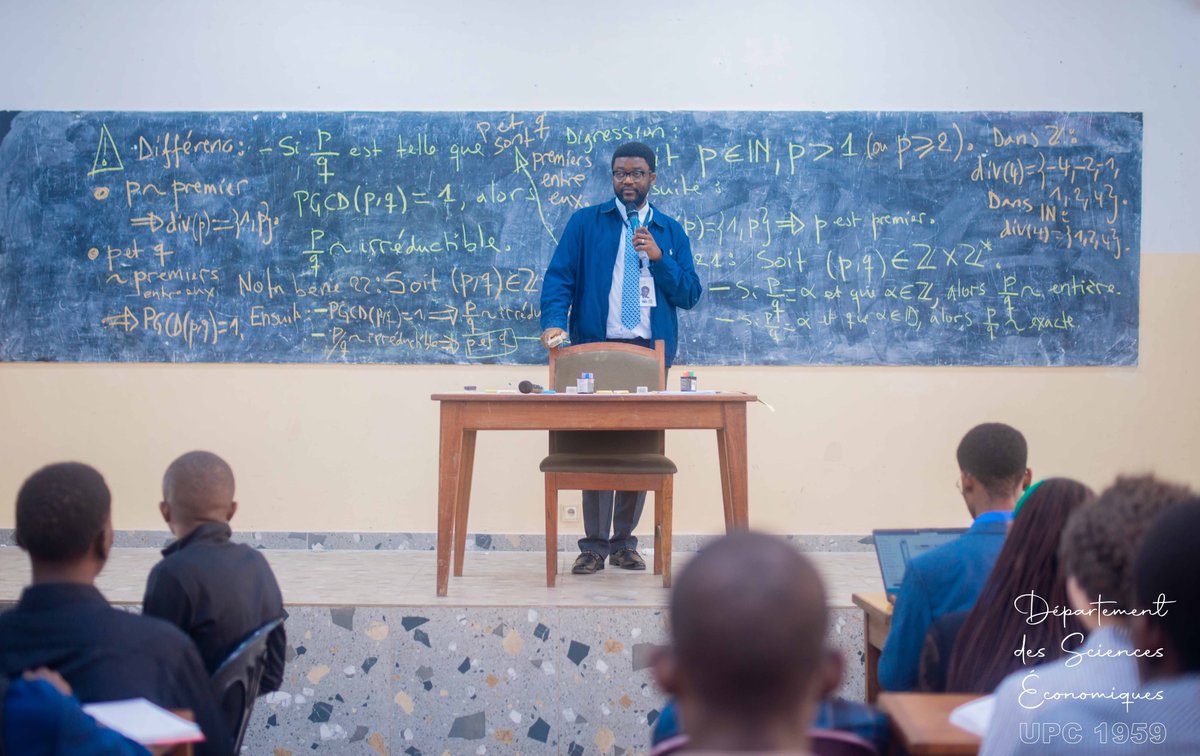 REPOSONS LES FONDATIONS.

1/ D’après Albert Einstein : le rôle du professeur est d’éveiller des esprits.
— Pour ma part, j’estime que le rôle de l’enseignant, c’est aussi d’ouvrir des chemins, de créer des espaces d’exigence et de pousser chaque jeune brillant à devenir la