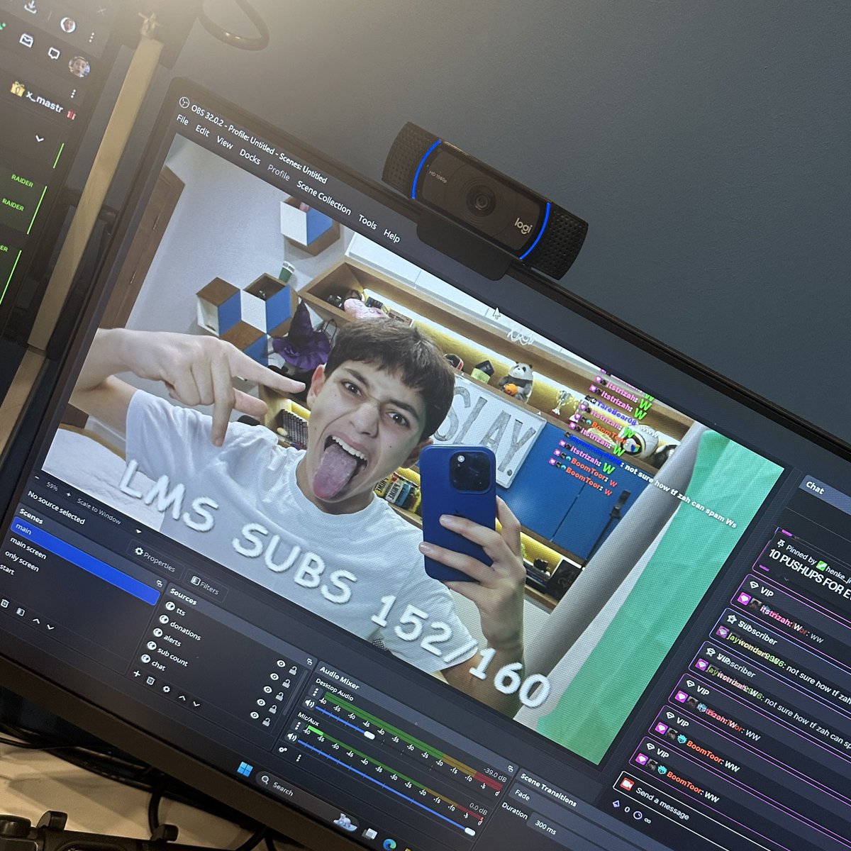 levonupdates's tweet photo. LIMITLESS LEVON IS HOSTING A TALENT SHOW RIGHT NOW WITH VIEWERS 
Join discord here👇

https://t.co/C3vcYuS1Em https://t.co/Hwa11M9G3j