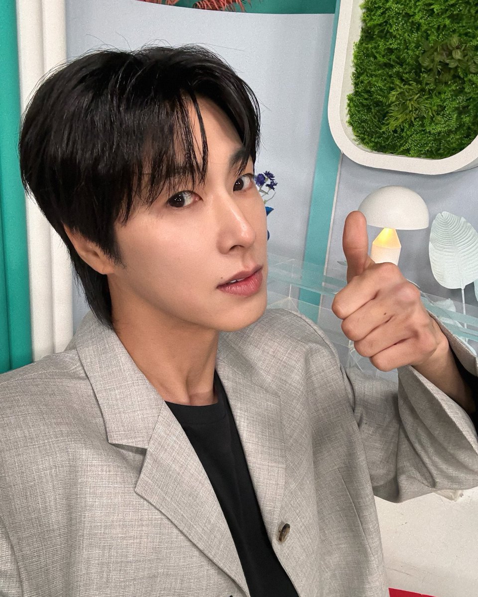 U_Know2611's tweet image. ユノ❤️サイン会✍️🫶🐰🧸
おつかれさま♡
今日も Weverse &amp;amp; 🫧
バラエティ📺ありがとう🫶
もう直ぐインガの事前収録だね🥺少しは休めたのかな？
今日もファイティン🔥
We are U ♡

ユノ(*∵)大好き#UKNOW_IKNOW 
#Stretch 
#Body_Language
#UKNOW #유노윤호 
#ユンホ #YUNHO 
TVXQ! 동방신기 東方神起