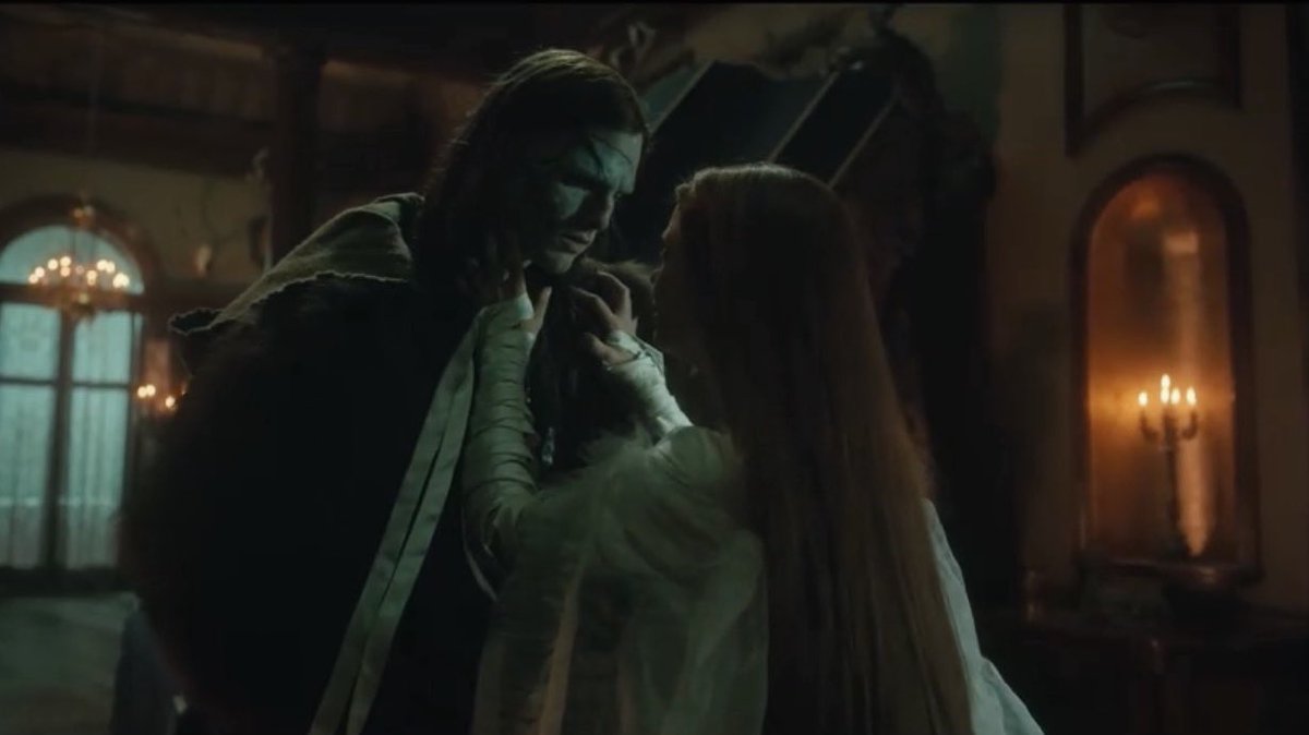 liliths_coven_'s tweet image. Qué completa obra maestra es Frankenstein DIOS MÍO 😭 Demasiado Venus en Escorpio en plena temporada Escorpiana, toda la película es una oda a sentir aunque duela, a amar aunque destruya. Me dejó destrozada y enamorada. Es que al final el verdadero monstruo no es quien fue…