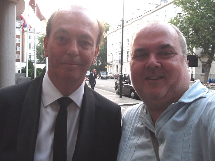 CarryOnSte's tweet photo. Sorry to hear that former Top Gear host Quentin Willson has passed away, after a short battle with lung cancer. He was so warm and friendly when I met him several years ago. RIP Quentin. https://t.co/GXikpnyPPV