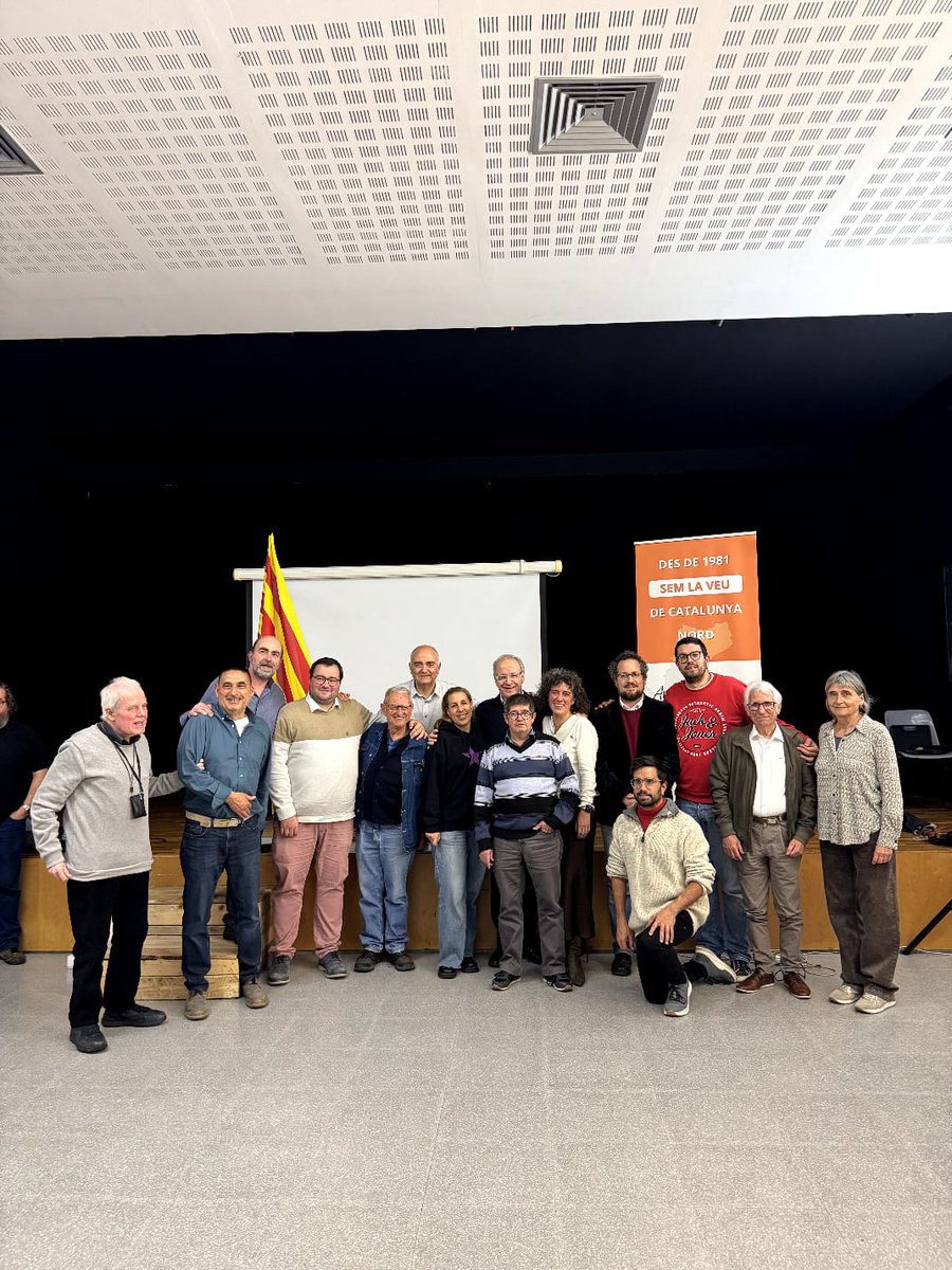 llenguacat_CAT's tweet photo. 📻 Ahir vàrem col·laborar i assistir al sopar solidari amb @RadioArrels a Terrassa, organitzat pel @ConsellxRTrsa, per donar suport a la gran feina que fan a la Catalunya Nord. https://t.co/mmHCBt3yr0