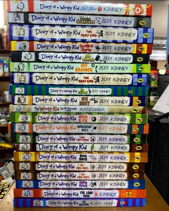 TaeyangMedia's tweet image. Forget about your age, these books are goated.

#DiaryofaWimpyKid