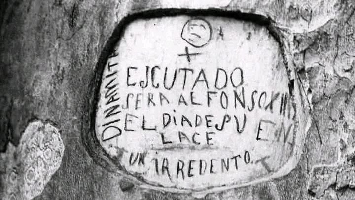 🔥El anarquista Mateo Morral curiosamente avisó del atentado que iba a cometer contra Alfonso XIII en su boda el 31 de mayo de 1906 días antes en el Parque del Retiro avisando con sus intenciones en un árbol.

#MemoriaAnarquista
#InventordelEmoticon ✊🏽🏴