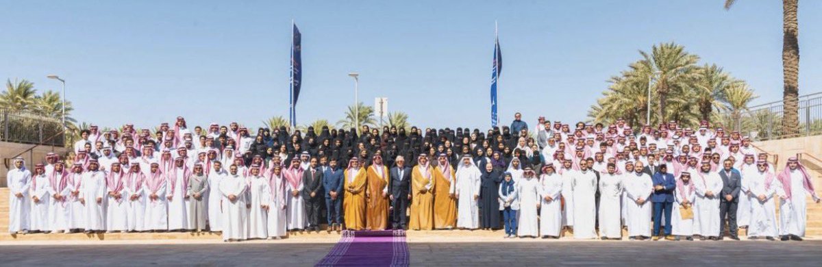 iMr2m's tweet photo. ختام البرنامج:
بعد فترة التدريب، ممكن يكون فيه فترة اسبوع ماقبل الحفل الختامي. 
مطلوب منكم إعداد بوستر علمي تلخصوّن فيه: (المشروع، والتقنيات المستخدمة، النتائج)

عرض البوسترات والحفل الختامي راح يكون مقرّه "كاوست". 

وبالتوفيـق🤍. https://t.co/j5R2uuiA9n