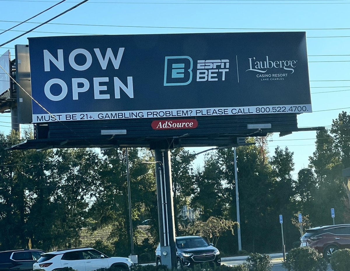 NaplesAP tweet media