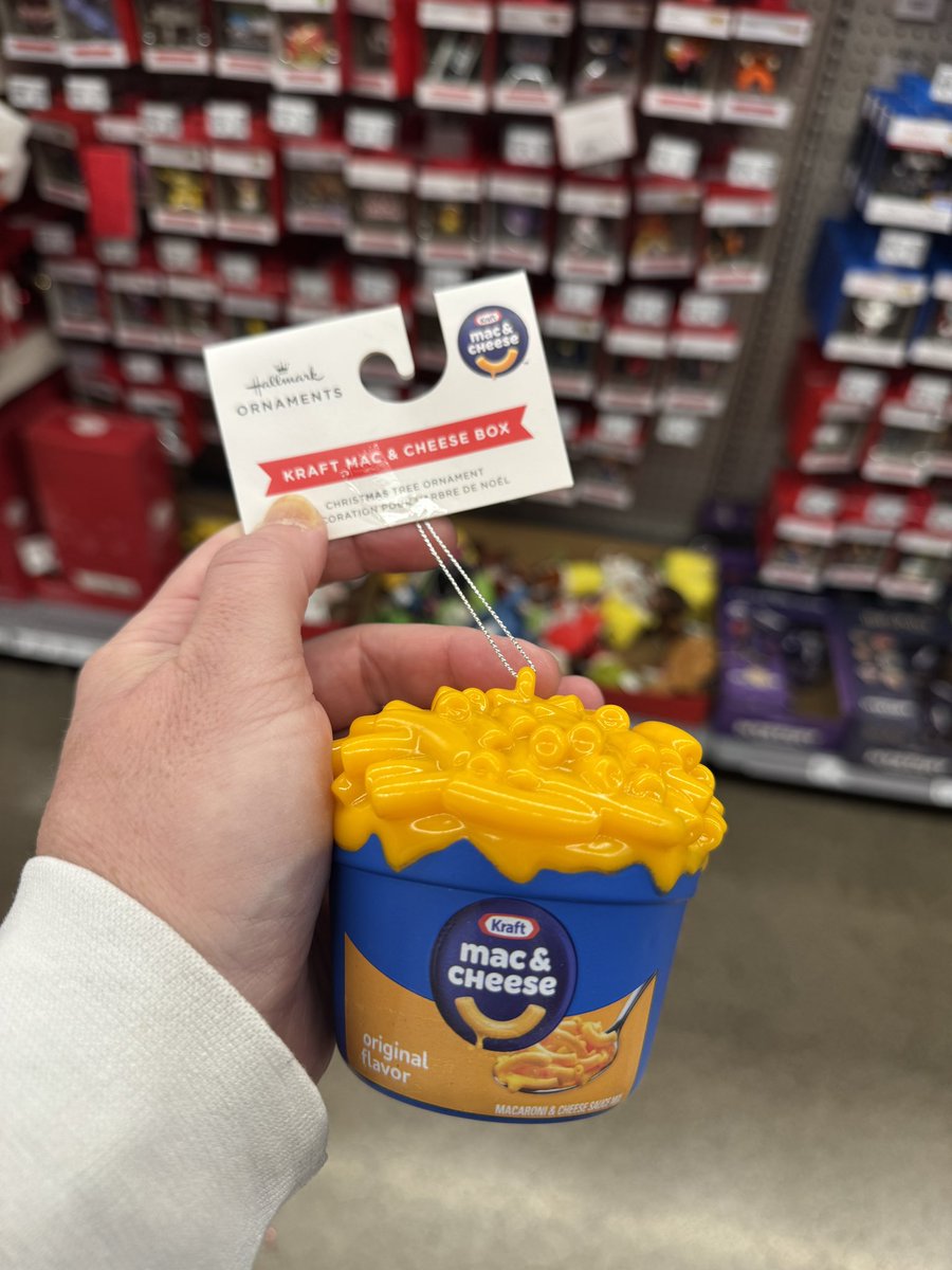 When you get the last Mac &amp; Cheese ornament! 💙🧡
#MacNCheese #IYKYJ 
<a href="/joeymcintyre/">Joey McIntyre</a> <a href="/DonnieWahlberg/">Donnie Wahlberg</a>