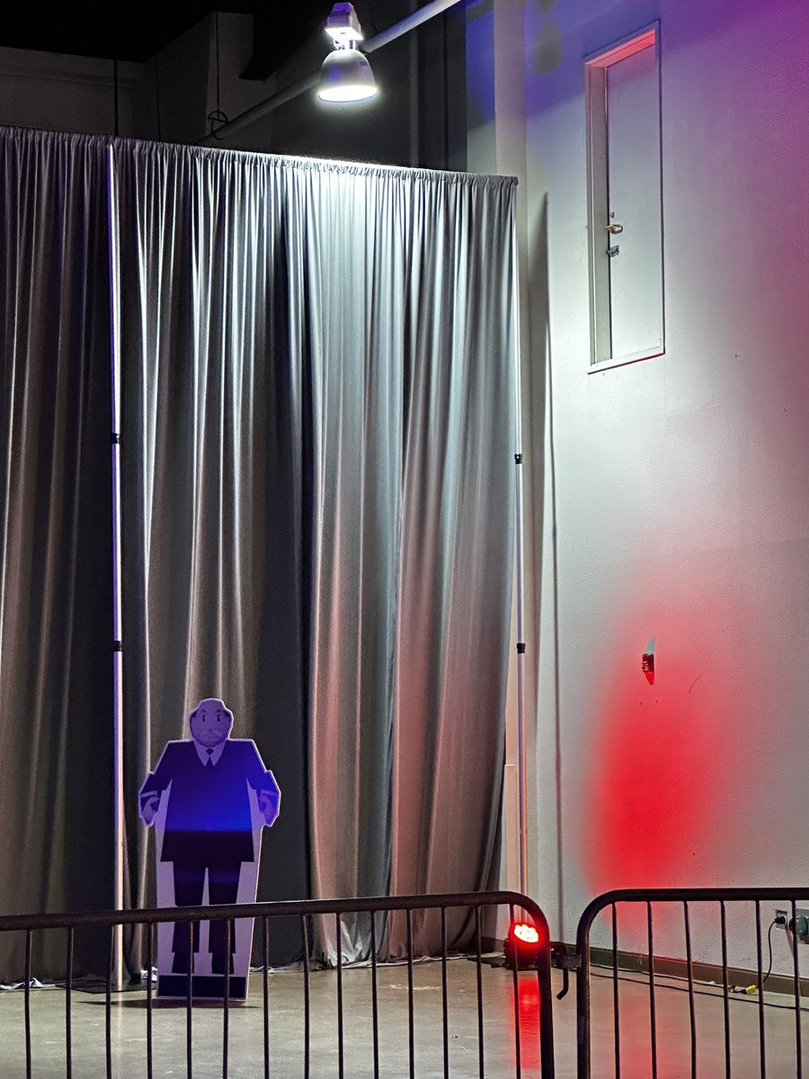 BurgerManPosts's tweet image. My short king can’t reach the door.
#SonicExpo @SonicExpo